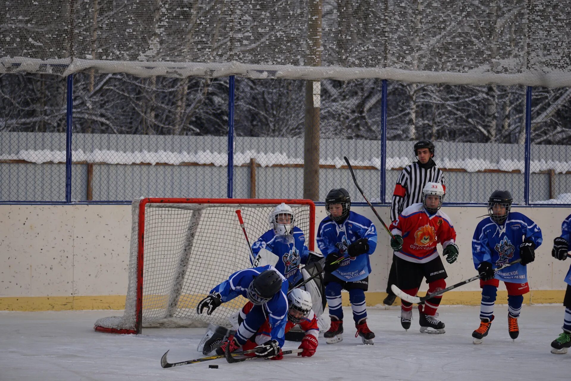 Золотая шайба троицк 20. Турнир шайбу шайбу. Детский хоккейный турнир. Золотая шайба 2021-2022 нижегородская область. Хоккей электрогорск.