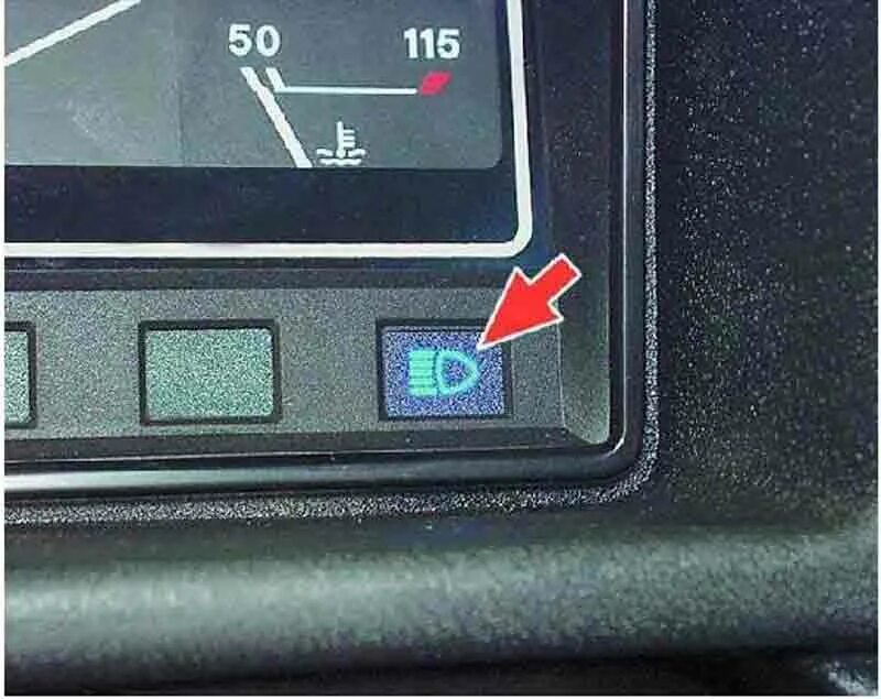 Ока 2004 года инжектор. Указатель температуры ока. Датчик температуры ваз 11113 ока. Ока температура двигателя. Указатель уровня топлива в оке с европанелью и его значения.