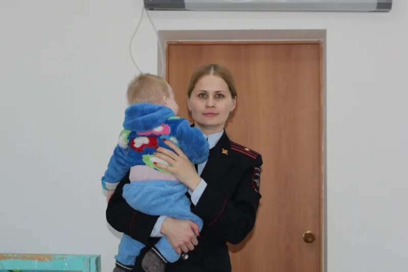 Грозятся опекой