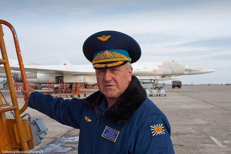 Пчела зам командующего. Пчела зам командующего. Генерал лейтенант кобылаш сергей иванович. Кобылаш командующий дальней авиацией. Пчела зам командующего.