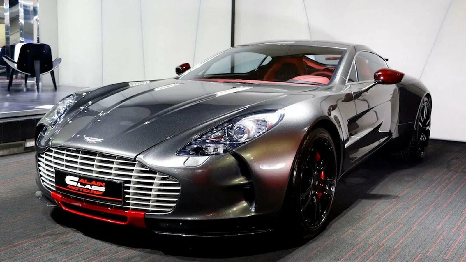 Машина за миллион рублей 2024 какую купить. Aston Martin one 77q. Aston Martin one-77. Aston Martin one-77 q-Series.