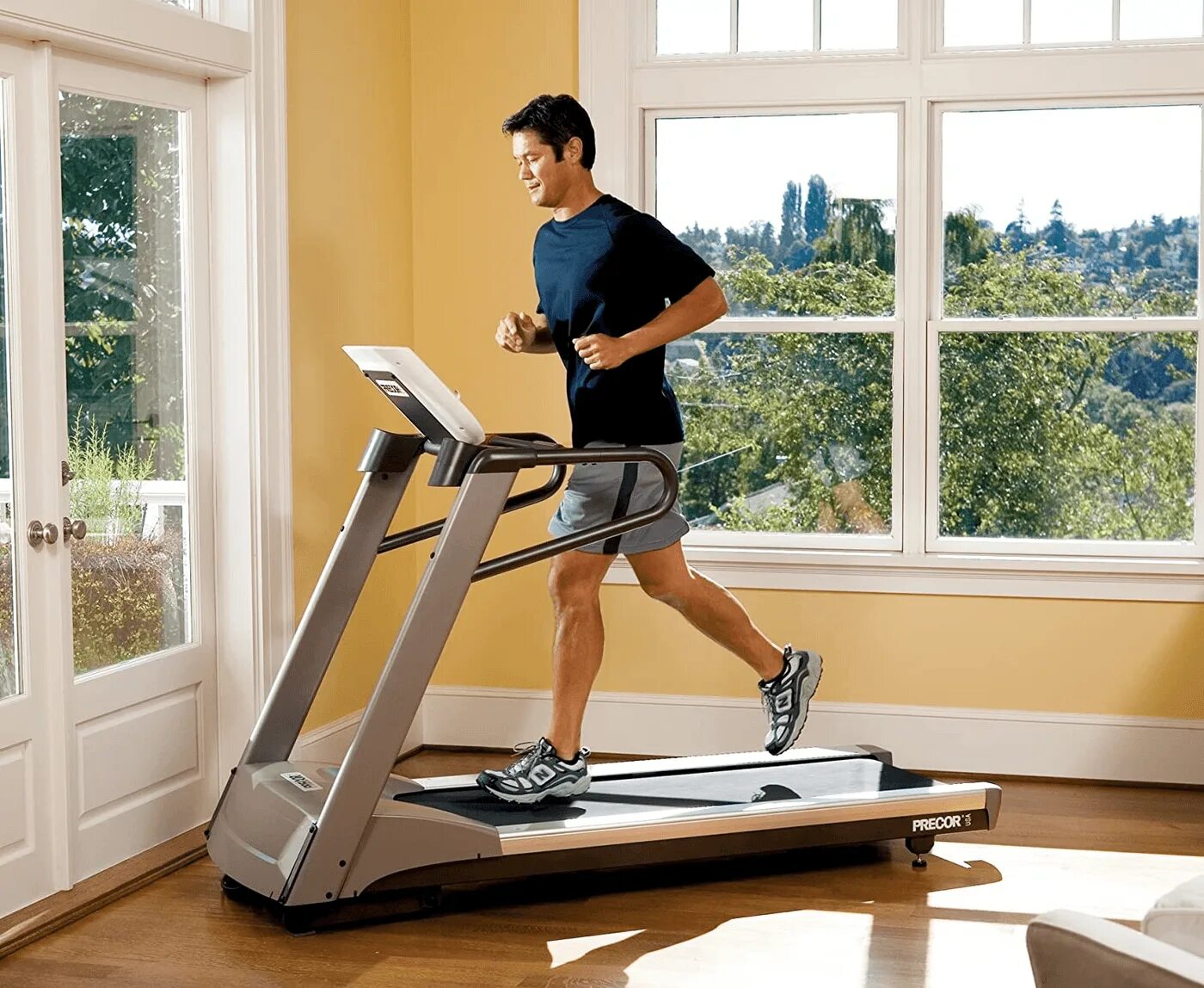 Тренажеры какой выбрать. Беговая дорожка Treadmill. Беговая дорожка KPT Fitness. Кардиотренажеры Precor. Беговая дорожка Quantum Treadmill.