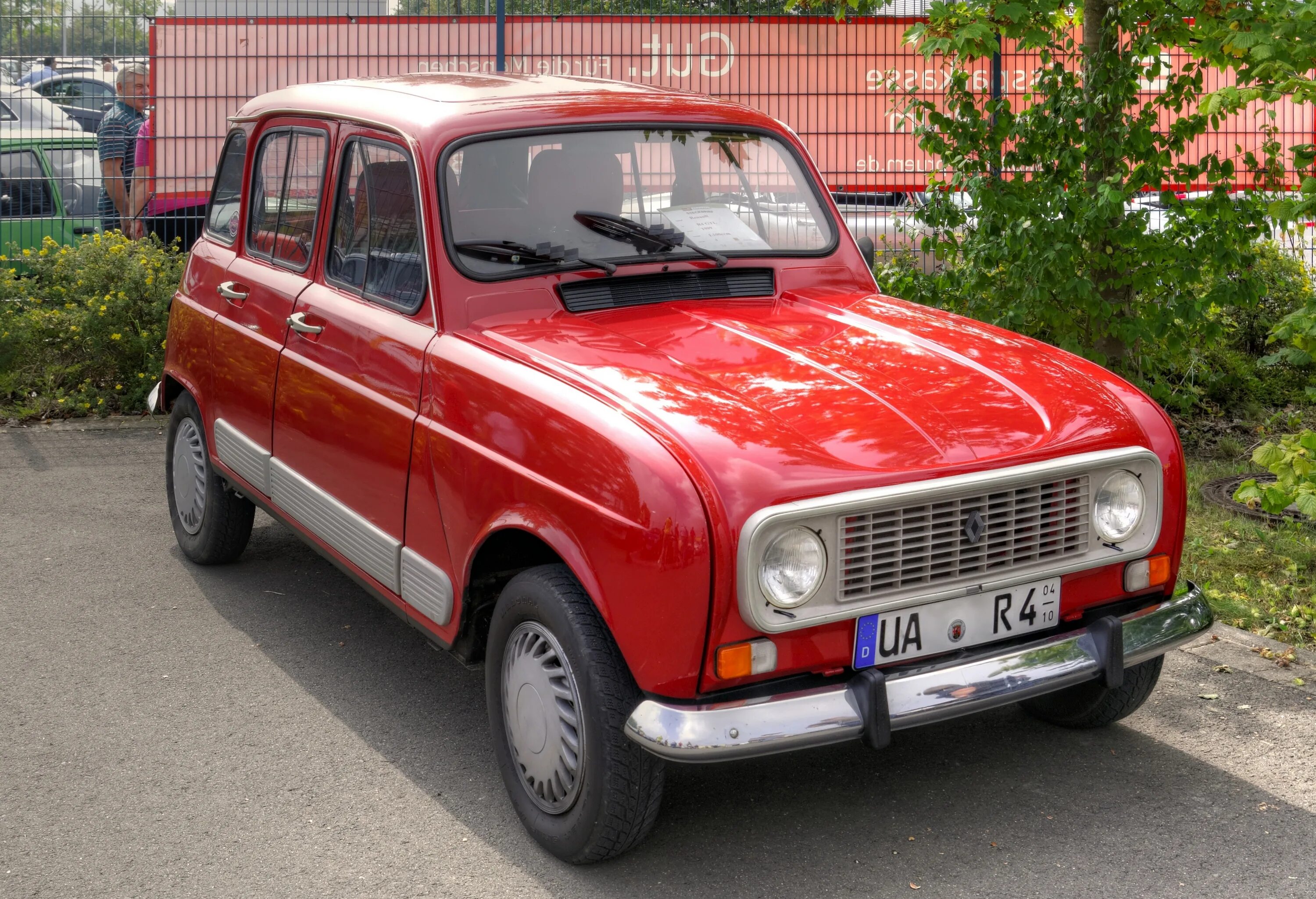 Renault 4. Рено 4 1983. Рено 4л. Renault 4 бордовая.