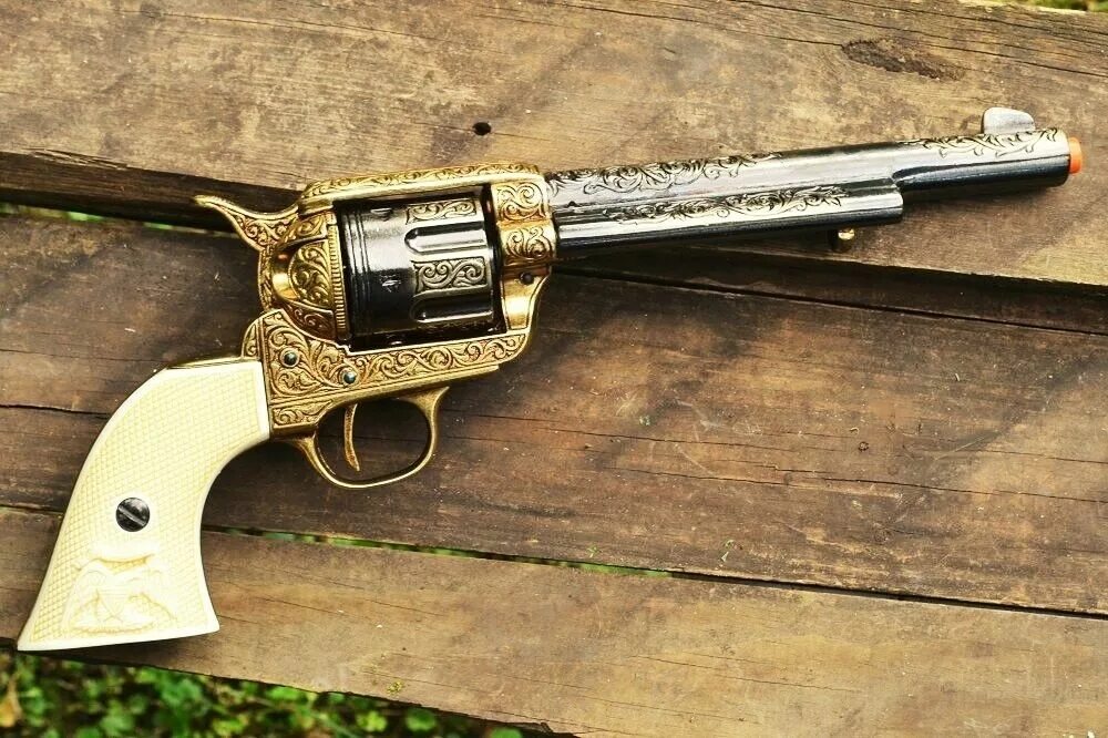 Single action army. Colt м1873 single action army &quot;peacemaker&quot;. револьвер colt single action army 1873. револьвер colt m1873 peacemaker. кольт 1873 миротворец.