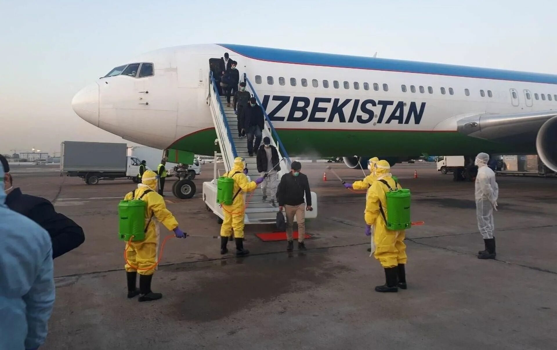 Аэропорт Uzbekistan Airways аэропорт. Ташкент хаво йуллари. Uzbekistan Airways Москва Ташкент. Самолёт Узбекистан Эрвейс. Uzbekistan airways рейсы