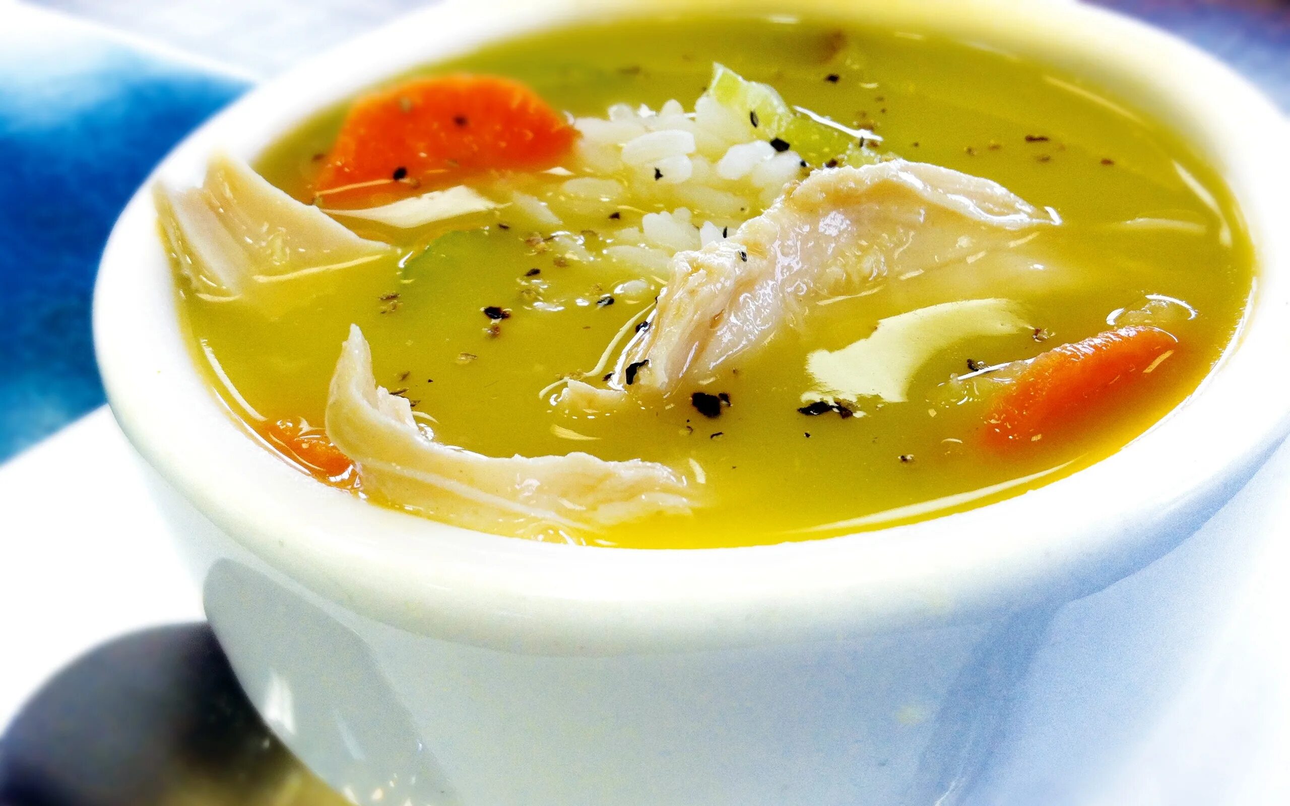 Для супа. Куриное консоме. Бульон с морковкой. Для супа. Бульон с морковкой.