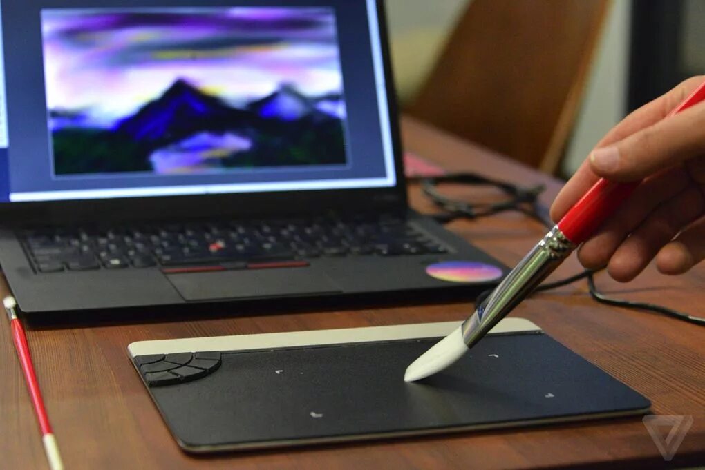 Почему стилус рисует. Стилус для тачпада thinkpad. стилус для тачпада ноутбука. тачпад и стилус для рисования на компьютере. стилус для тачпада ноутбука макбук.
