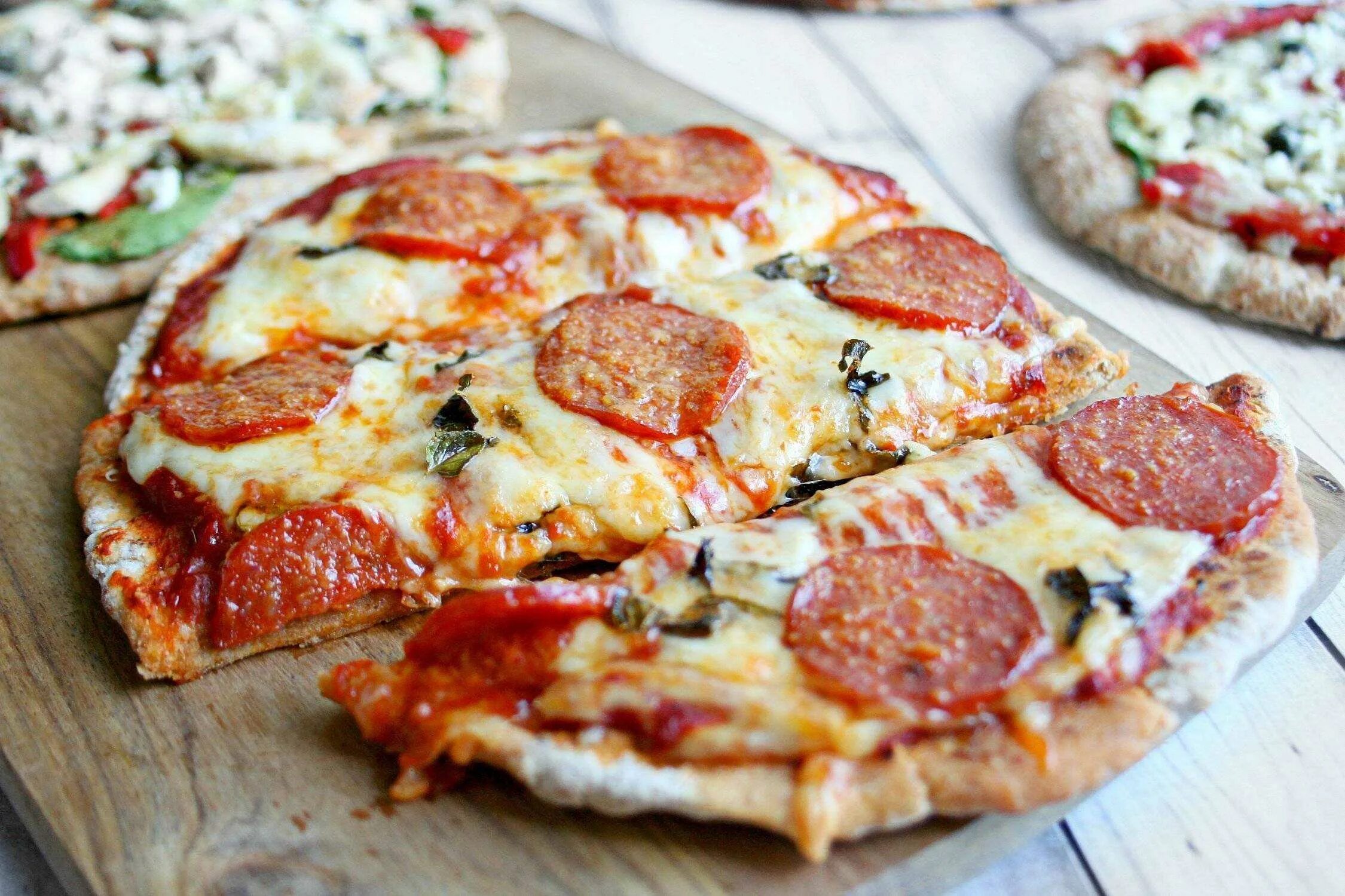 Быстрая простая пицца в духовке