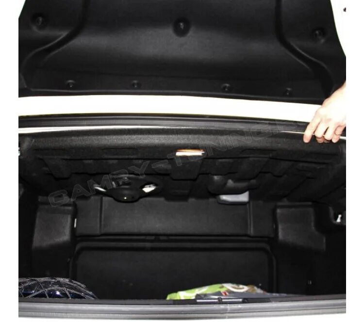 Пластиковые накладки на петли крышки багажника - Toyota Camry (XV50), 2,5 л, 201