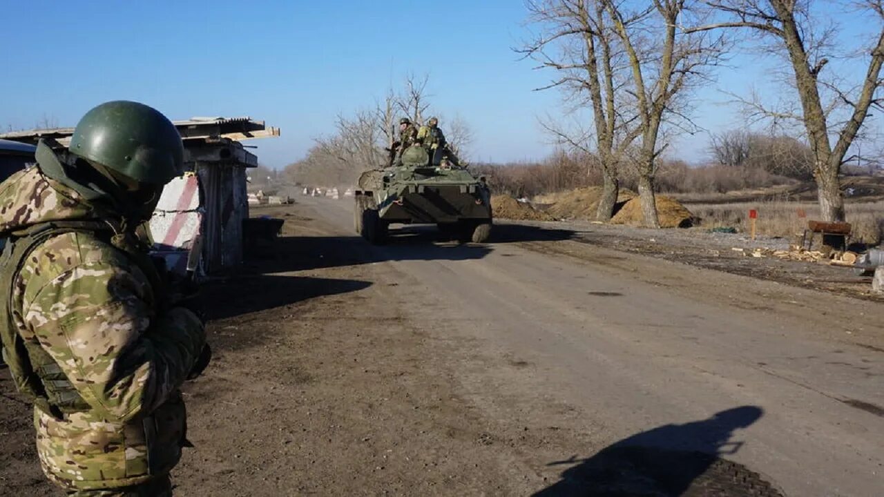 Угледар разрушения. Кладбище техники в чечне. Новости под угледаром сегодня. Вооружение всу. Российские войска под киевом.
