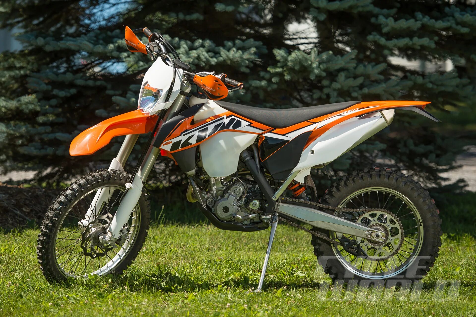 Купить ктм 250. КТМ 250 XCF. КТМ 250 эндуро. Эндуро KTM 250 XCF. KTM 250 кубов.