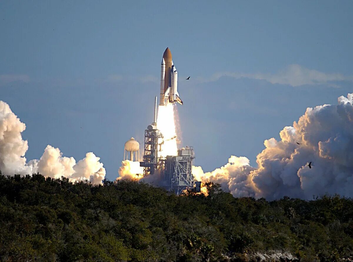 Первый космический челнок. Спейс шаттл Колумбия. Спейс шаттл Колумбия катастрофа. Шаттл Колумбия STS 107. Спейс шаттл космический корабль.