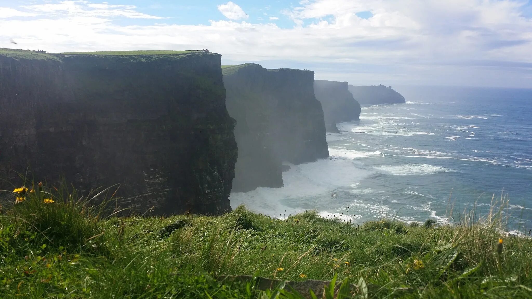 Клиф какого. Утёсы мохер Ирландия шторм. 5. Cliffs of Moher, Ирландия. Скалы мохер Ирландия. 4. Утёсы мохер (Ирландия).