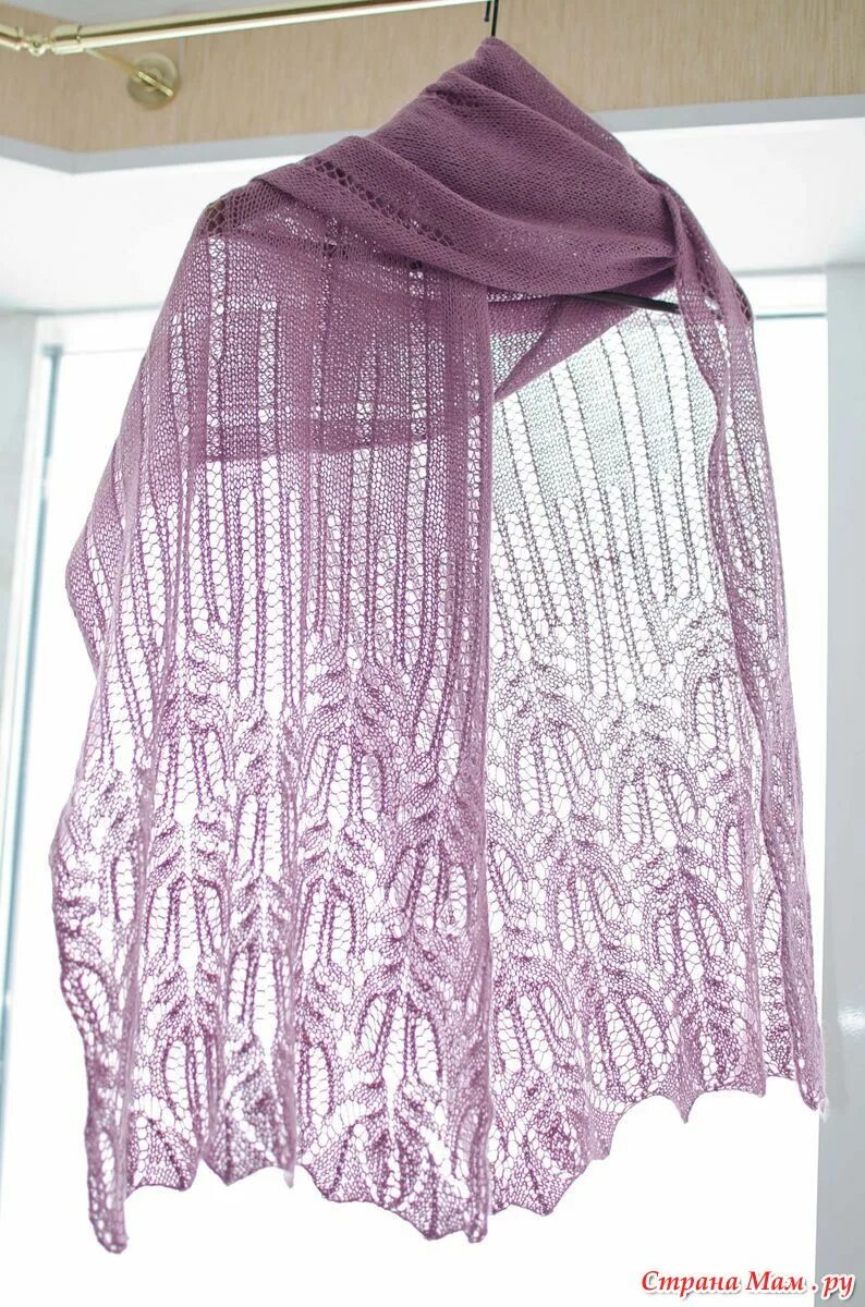 Палантин спицами мастер класс. Вязаный палантин. палантин спицами. палантин ажурный. стильный палантин спицами.