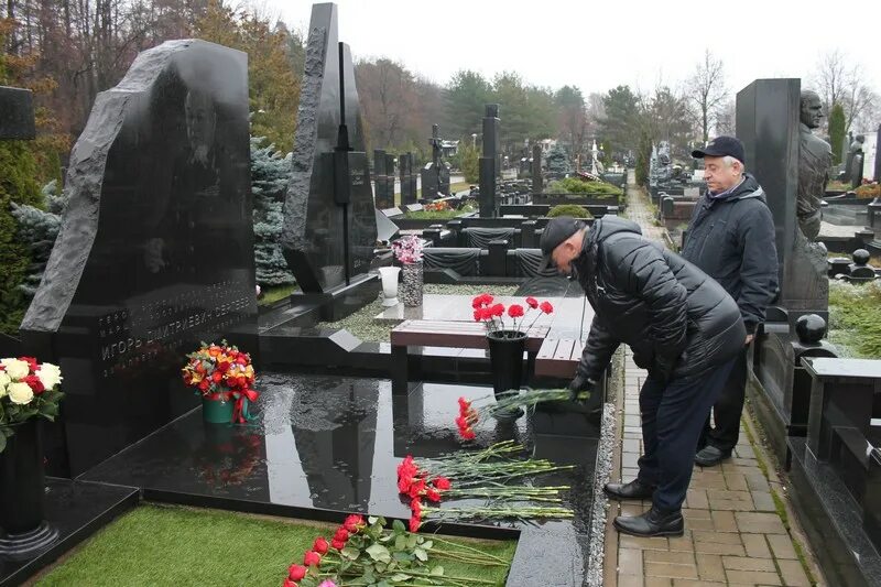 Sergei Rudenko (1904-1990) connected his life with aviation. He graduated from t