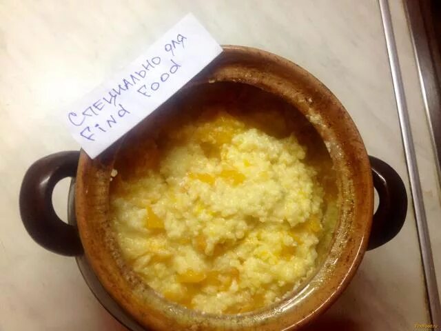 Каша пшенная в горшочке в духовке рассыпчатая. Пшенная каша в горшочке. Пшенная молочная каша с тыквой. Пшенная каша в тыкве в духовке. Пшенная каша в горшочке в духовке молочная.