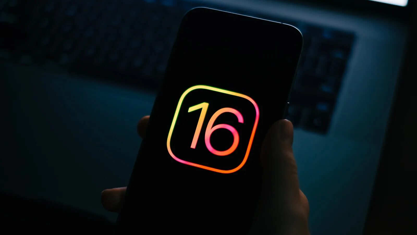 Следующая ios. Ios 16 launcher. 16 ios iphonilar. ipad ios 16. картинки на экран блокировки айфон.