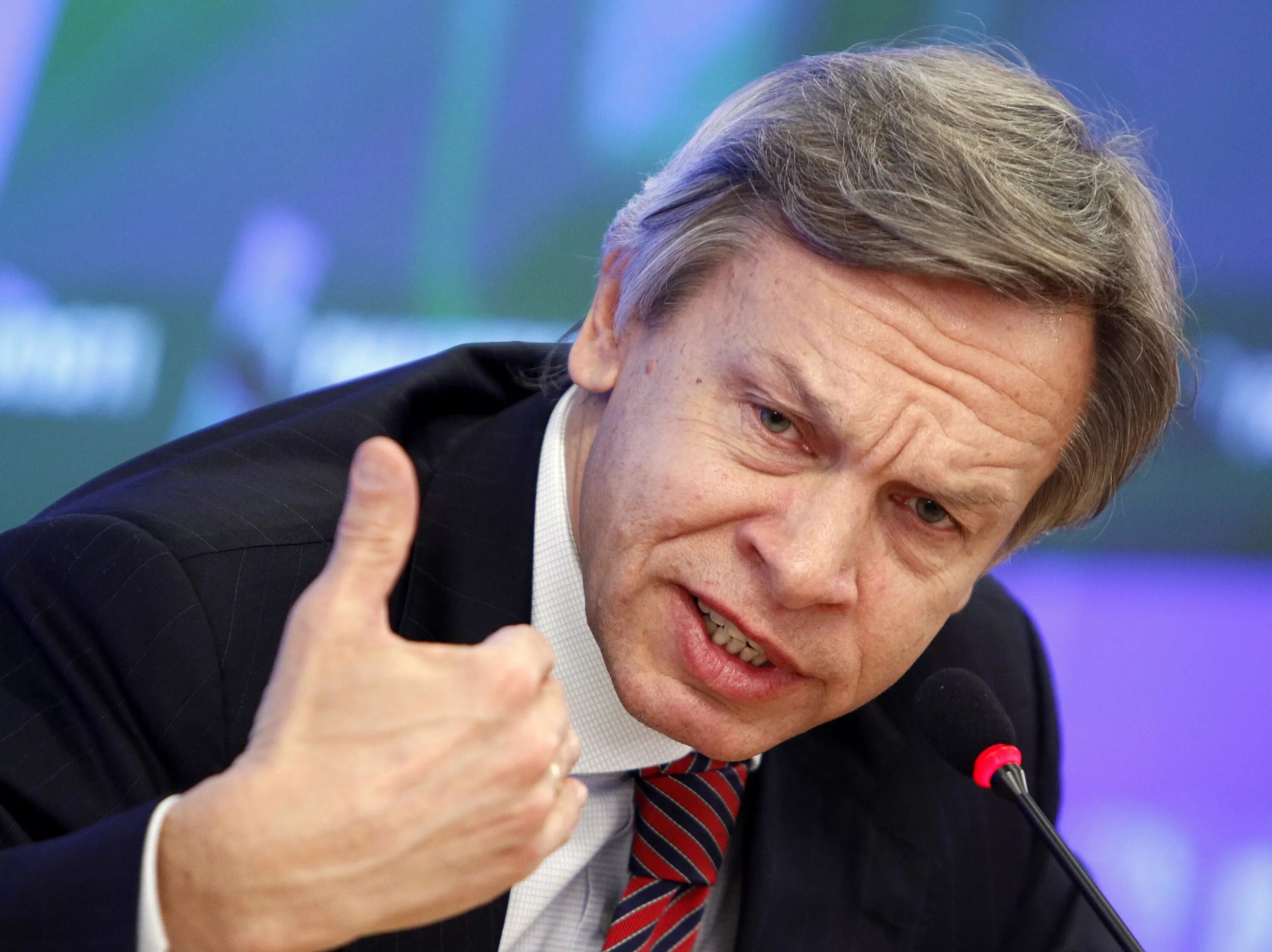 Политика фото. Алексей Пушков. Алексей Пушков злой. Алексей Пушков депутат. Алексей Пушков смеется.