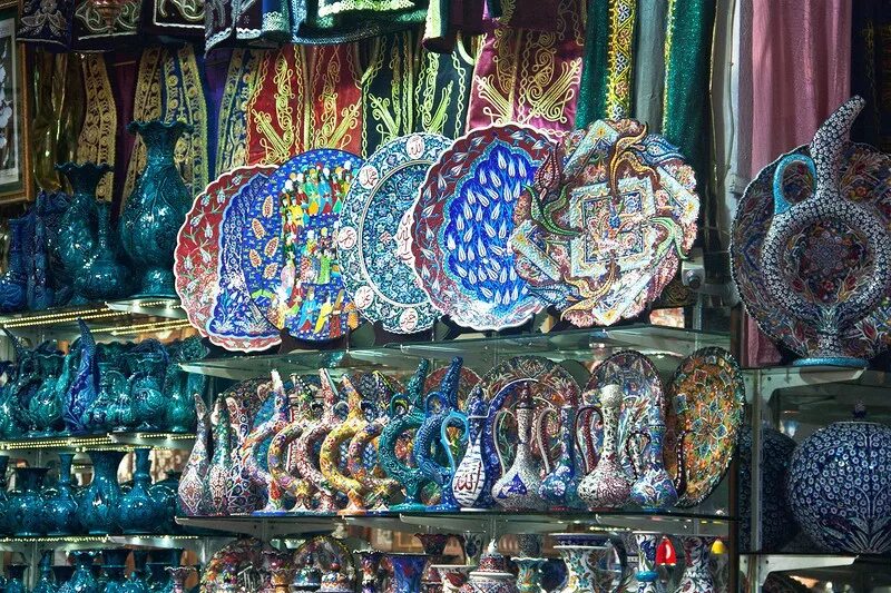 Заказать из турции в россию. Турецкие сувениры. Турецкие сувениры из керамики. Стамбул сувениры. Сувениры из Стамбула.