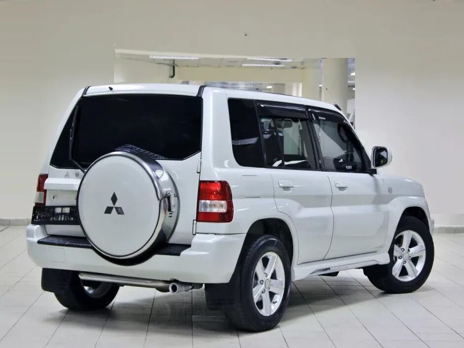 Mitsubishi Pajero Pinin. Митсубиси Паджеро Пинин 2005. Митсубиси Паджеро Пинин 5 дверей. Митсубиси Пинин белая. Купить автомобиль митсубиси паджеро