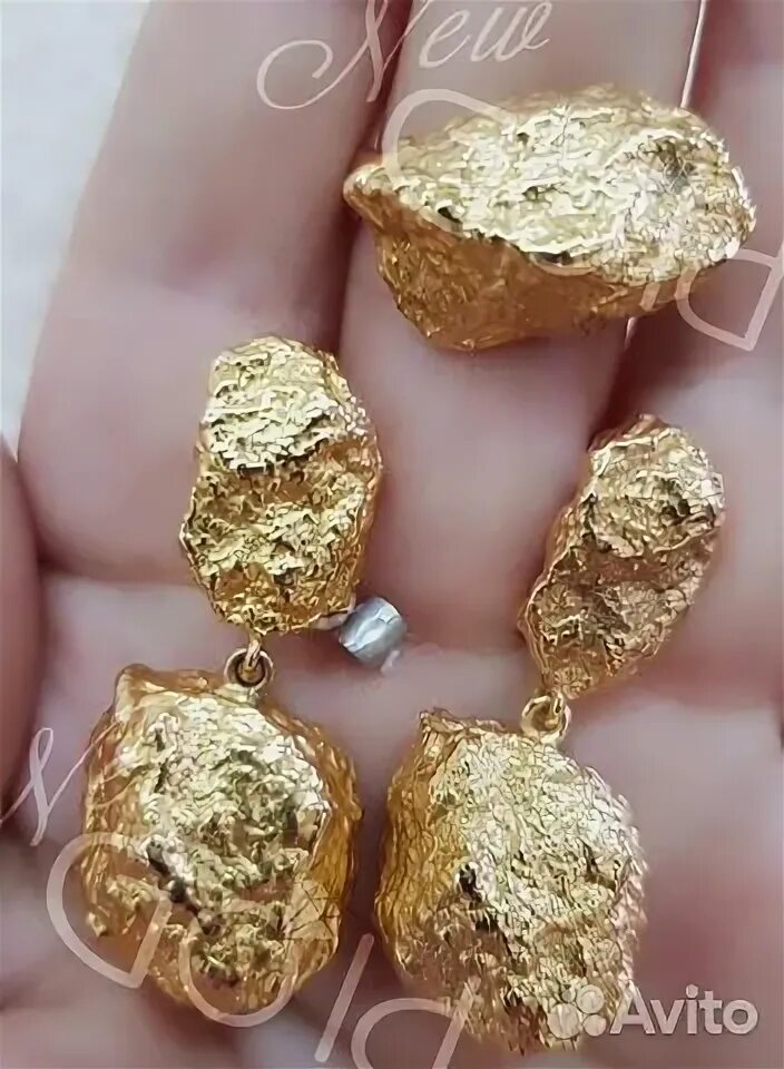 Серебряные серьги с золотыми самородками. Арбат ювелирный магазин самородки. Золотые изделия в магадане. Золотые изделия с самородками магадан. Ювелирный магазин магадан самородок.