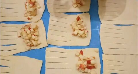 Как сделать слойки с яблоками