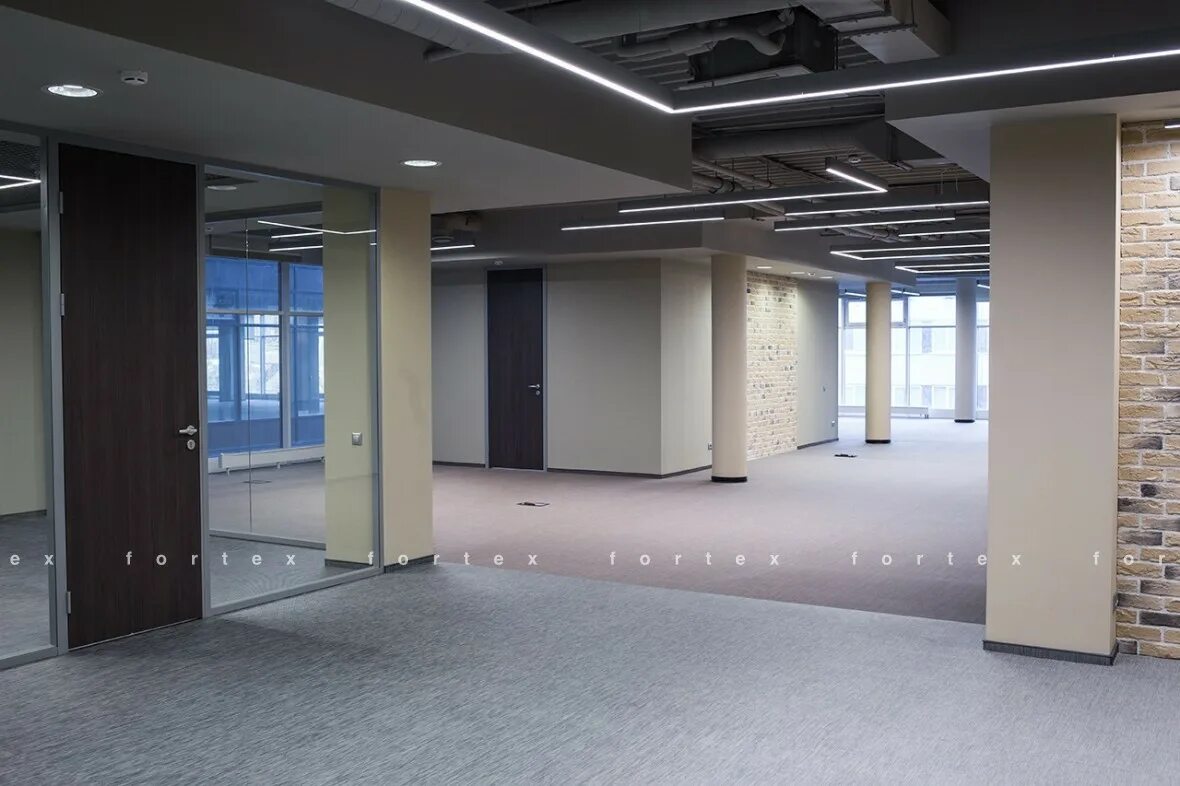 Бц порт. Бц port plaza. бизнес центр порт плаза москва. данилов плаза бизнес центр. входная плаза.