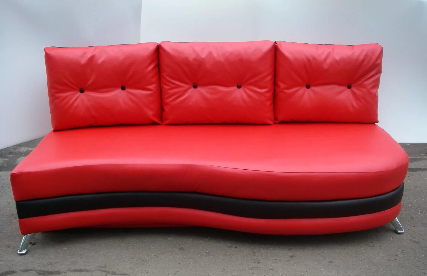 диван без обивки. кожаный диванчик. перетяжка дивана. диваны с комбинированной обивкой. Roybosh серебряный век угловой.