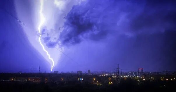 гроза в москве 2024. гроза в обнинске. гроза. гроза в москве 5 июля 2024. гроза фото.