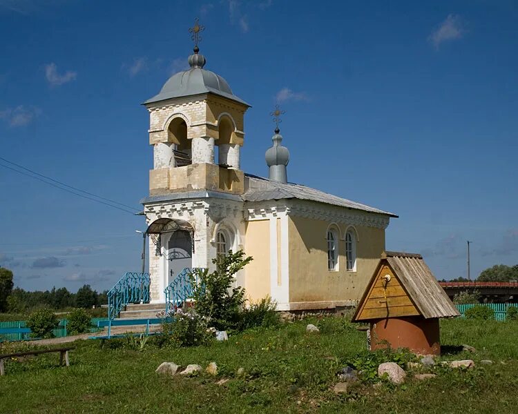 Савино новгородская область. Церковь Саввы Вишерского. Церковь Саввы Вишерского в Савино. Деревня Савино Новгородская область.