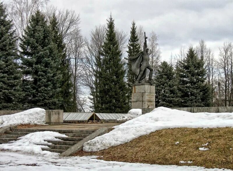 Холм новгородский. Владимирский бульвар город холм новгородская область. Ловать река холм. Деревня холм новгородская область. Город холм великий новгород.
