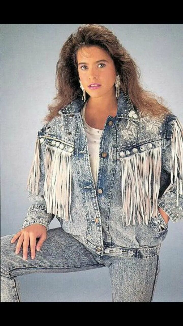Спортивный костюм варенка. 90е мода джинсовки. 80-Е годы мода. 80 Е 90 Е одежда женская. 80е 90е стиль.