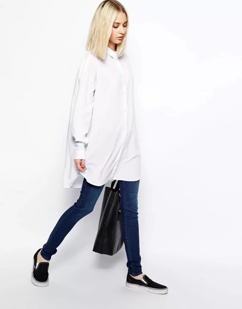 Платье рубашка monki белая. Рубахи женские оверсайз длинные с брюками. Рубашка оверсайз женская. Оверсайз руьагаи белыем. Удлиненная рубашка оверсайз.