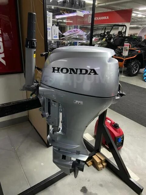 Купить лодочный хонда 20. Лодочный мотор Honda bf20dk2 Shu. Хонда 20 4 такта. Honda bf10dk2 Shu обзоры. Лодочный мотор в Новосибирске Хонда 20.30лс..