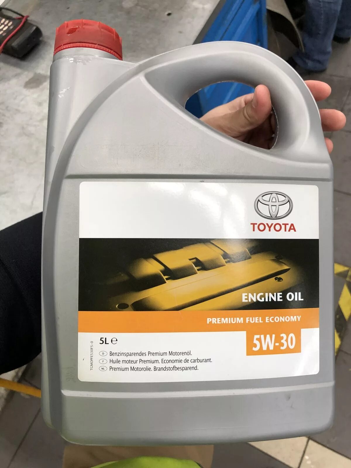 Масло fuel economy 5w 30. Toyota 5w-30 PFE 5л. Toyota 5w30 Premium fuel economy. Toyota 5w30 Premium fuel economy 5л. Toyota 08880-83389.