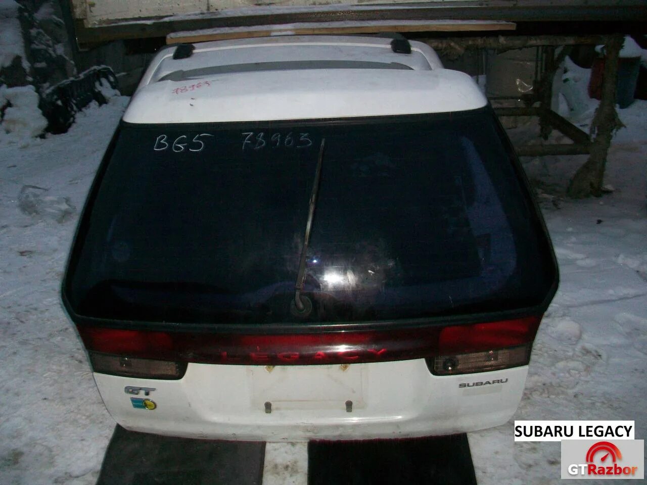 Дверь subaru legacy. Крышка багажника Subaru Legacy bh5. Дверь на Субару Легаси задняя. Subaru Legacy bg BK b11 багажник. Вставка крышки багажника Субару Легаси bg9.
