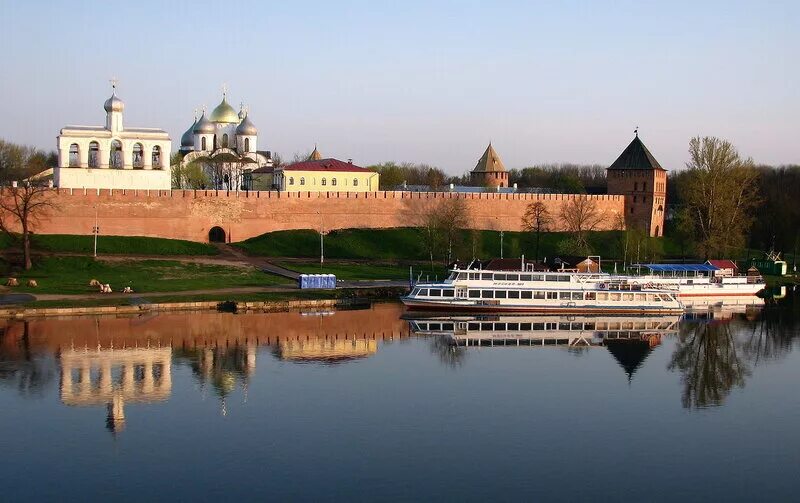 Софийская сторона Великого Новгорода. Новгородский Кремль Великий Новгород Софийская сторона. Великий Новгород торговая сторона и Софийская сторона. Софийская сторона Великого Новгорода экскурсия.