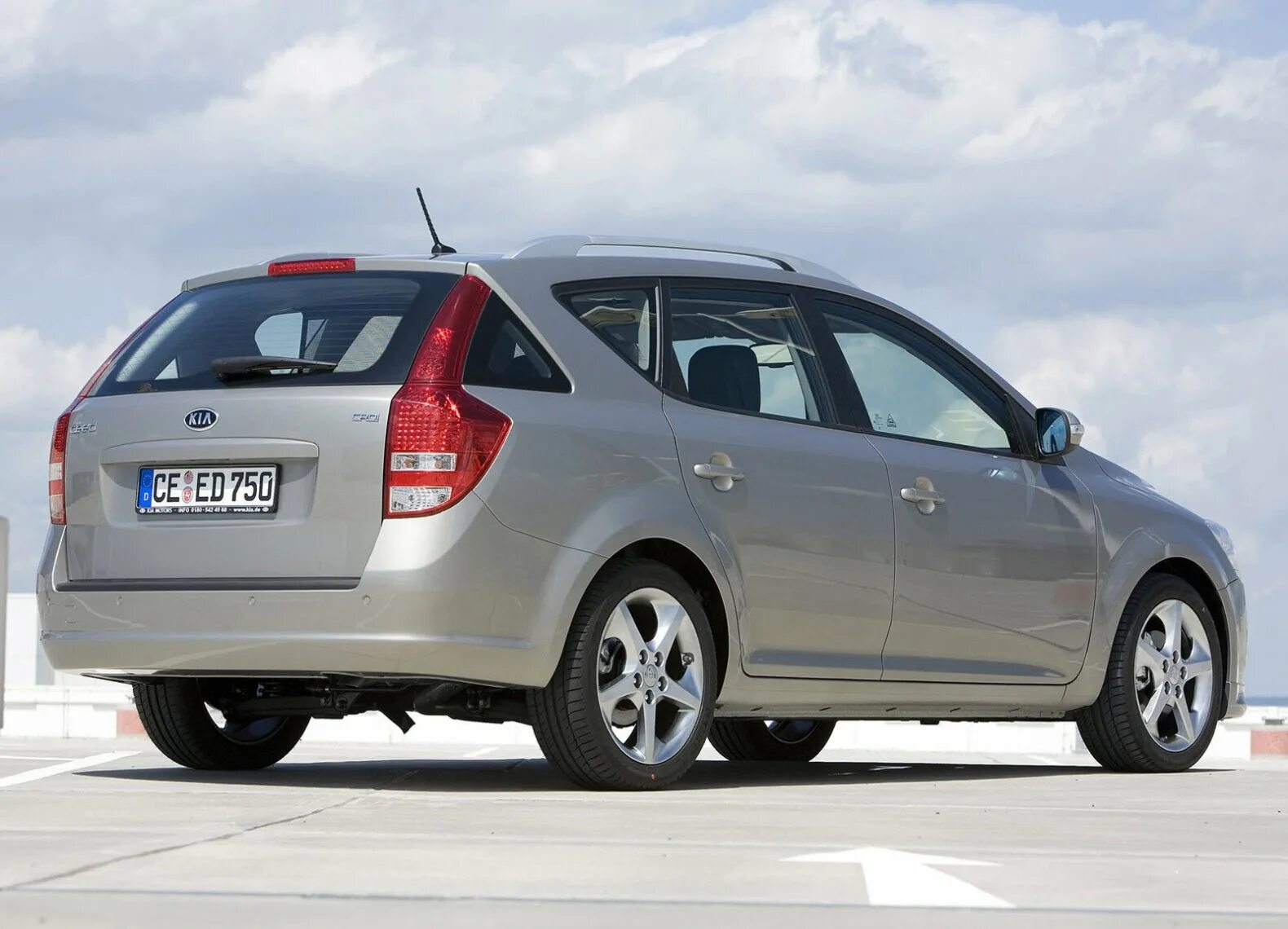 Kia Ceed 2010 универсал. Kia Ceed SW 2010. Kia Ceed 1 универсал. Кия СИД универсал 1 поколения. Кия сид универсал 2010