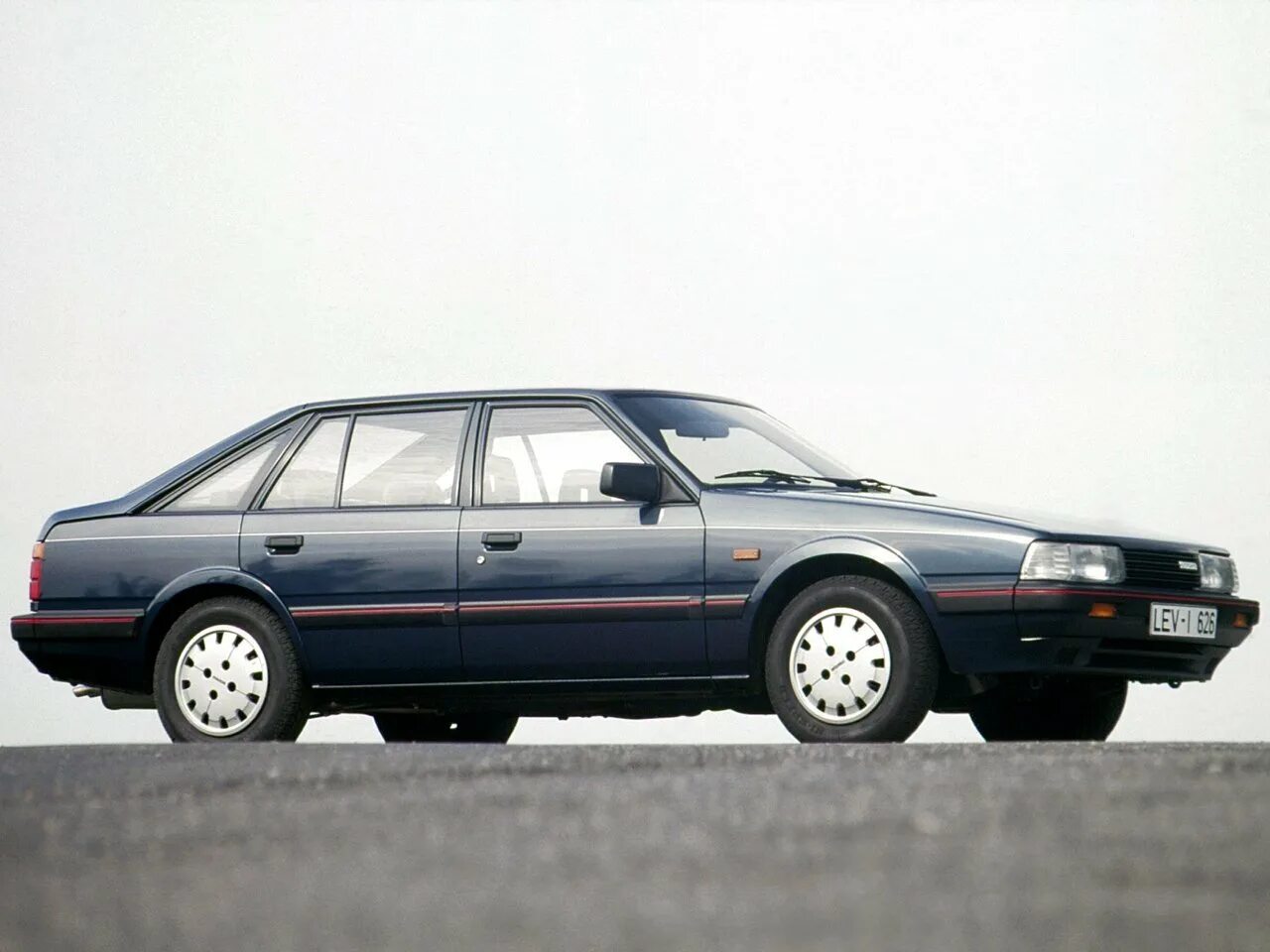 Mazda 626 Hatchback. Mazda 626 II (GC). Mazda 626 1987 хэтчбек. Mazda 626 1987 2.0 седан. Мазда 626 хэтчбек
