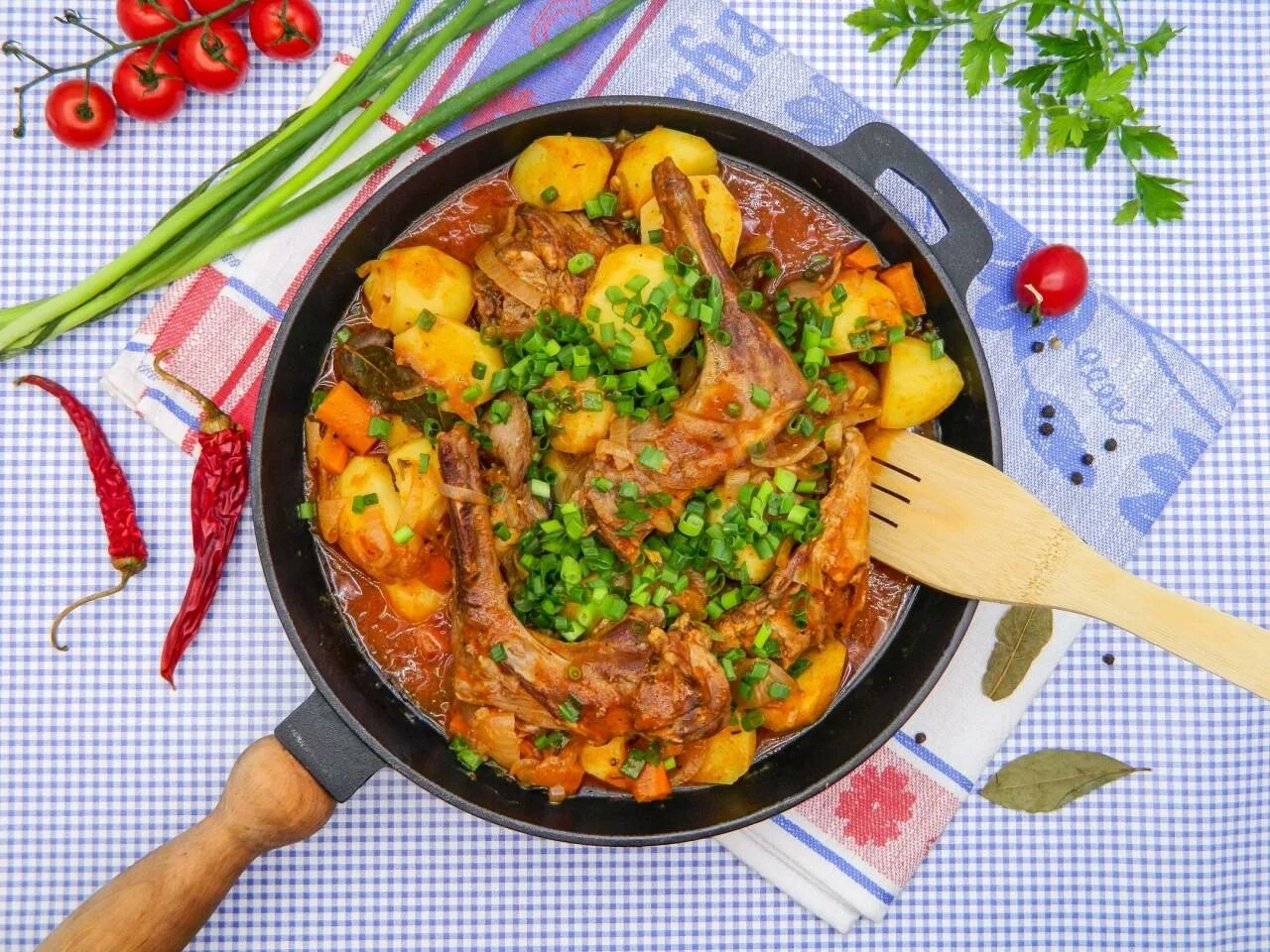 казан-кебаб с картошкой в казане. баранина с картошкой в казане рецепты. казан-кебаб мясо с картошкой. баранина с картошкой в казане рецепты. баранина с картошкой в казане рецепты.