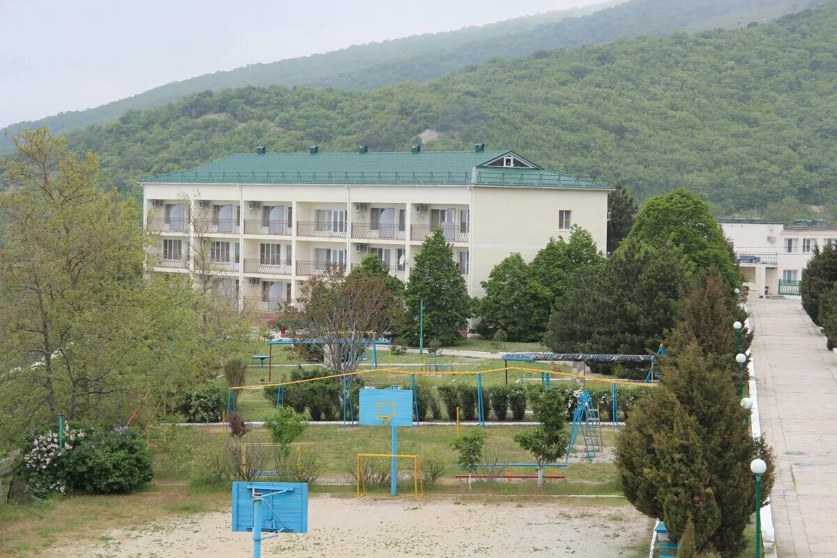 широкая балка база аист. пансионат майстренко широкая балка. санаторий моряк новороссийск. новороссийск широкая балка отель аист. пансионат им майстренко новороссийск широкая балка.