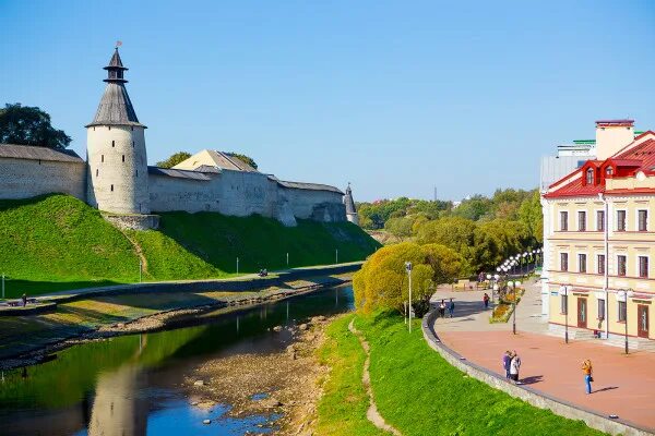 Мягкая мебель абинск. Мебельный магазин на старом рынке опочка. Псковский кремль кром. Псковский кром псков. Псков бу псков.