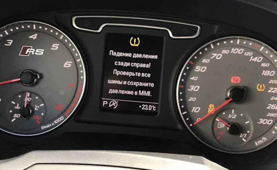 Давление масла q5. TPMS Audi q5 2011г. Индикаторы Ауди q5 2010 г. Ауди q5 датчик давления шин на панели. Audi q3 2013 блок TPMS.