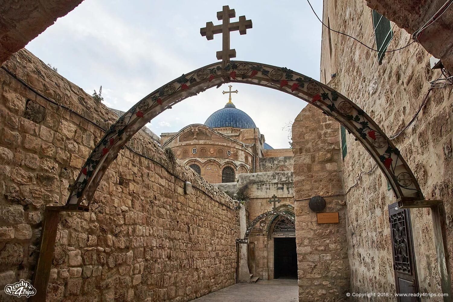 Улица виа долороза (иерусалим) israel. Виа долороса иерусалим. Виа долороса это. Виа деларосса в иерусалиме. Виа долороса это.
