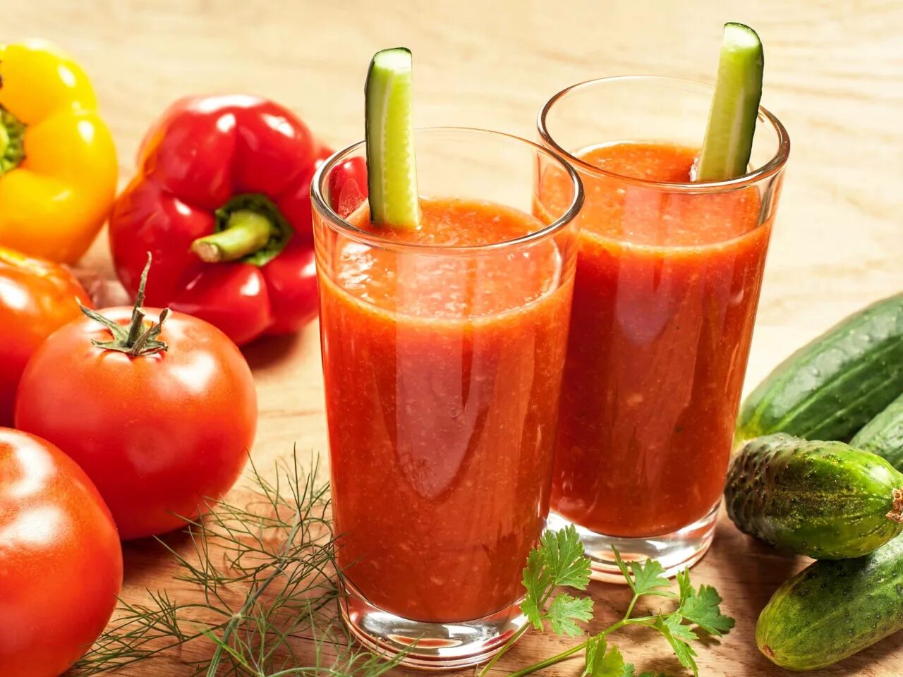 Vegetable juice. Смузи детокс томатный. Овощной сок. Свежевыжатые овощные соки. Томатный сок.