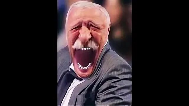 Смеется ночью