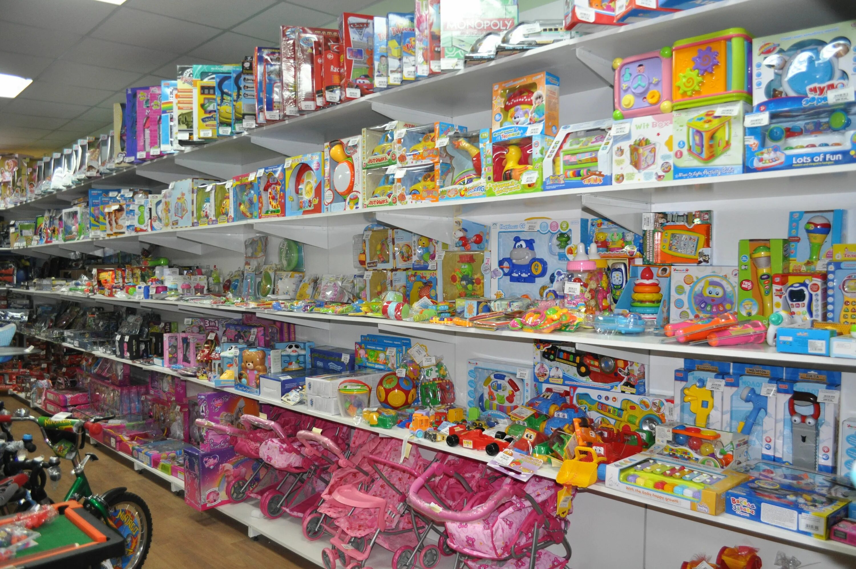 Интернет магазин детской россия. Магазин игрушек. Детские товары. Магазин детских игрушек. Игрушки из магазина.
