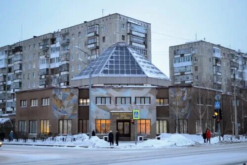 7 микр тобольск. Детская школа искусств им а.а алябьева тобольск. тобольск художественная школа имени алябьева. школа искусств имени алябьева тобольск 8 микрорайон. детская школа искусств алябьева тобольск.