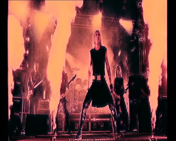 Алиса все в наших руках. Все в наших руках алиса. Алиса все в наших руках. Paul engemann push it to the limit cover. Алиса кавер ai.