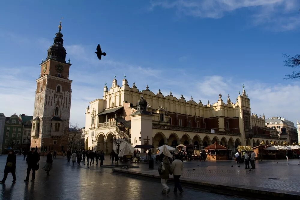 Краков центр города. Мариацкий костёл краков. Кто перенес столицу в краков. Rynek glowny, краков, польша. Поездка в краков.